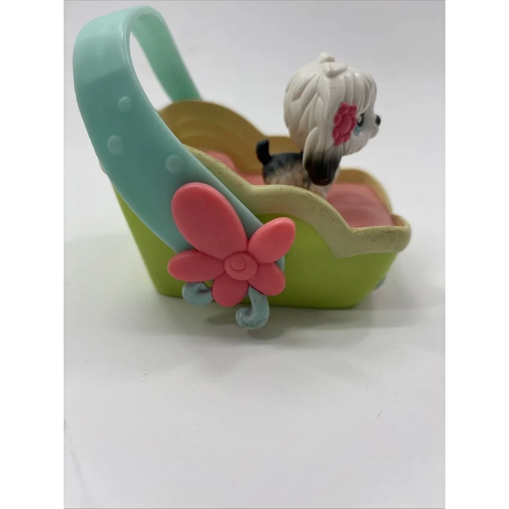 Littlest Pet‎ Shop Magic Motion Pets Yum Yum Puppy Dog, Bed